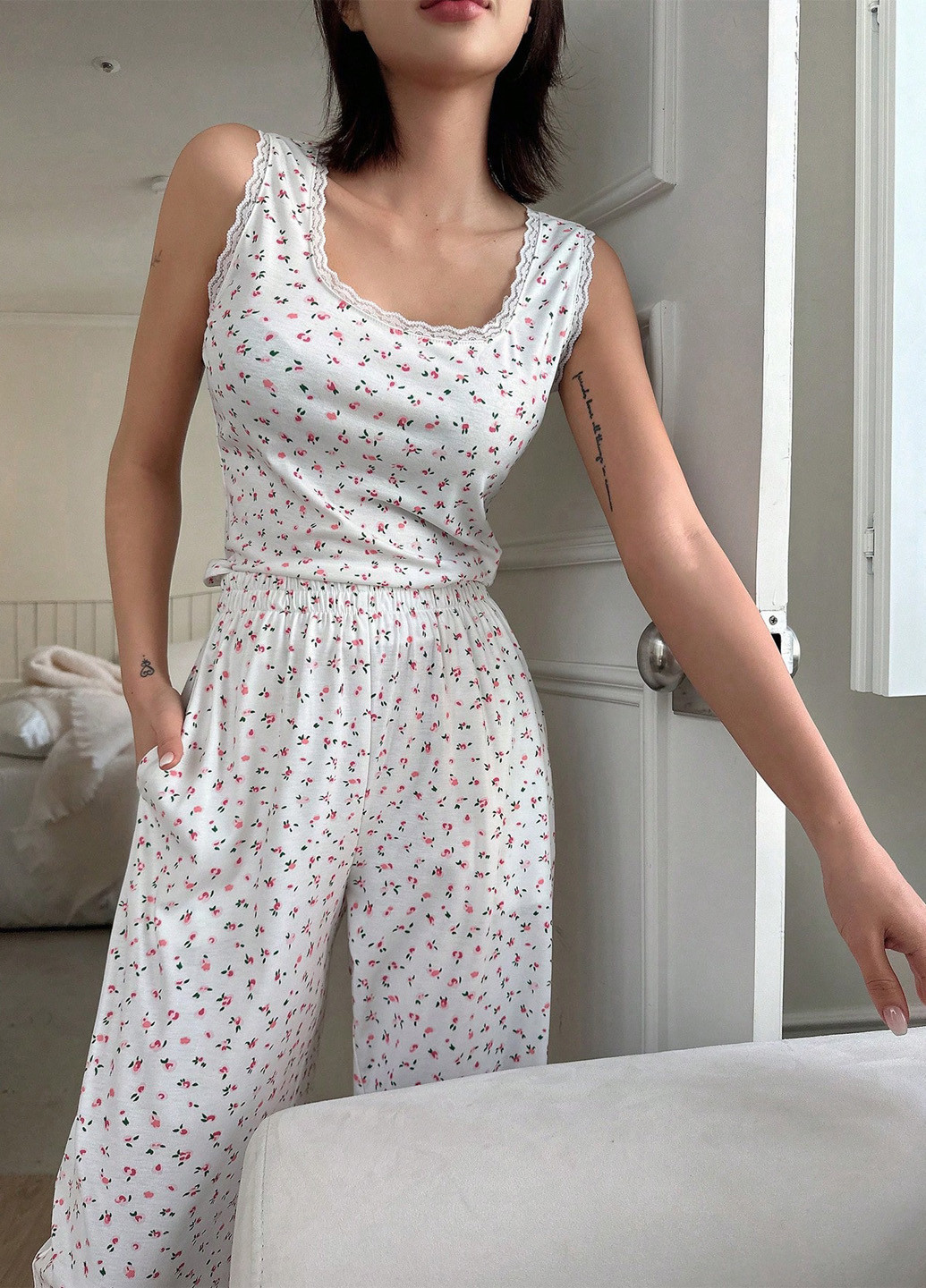 Біла всесезон піжама (майка, штани) майка + штани SHEIN