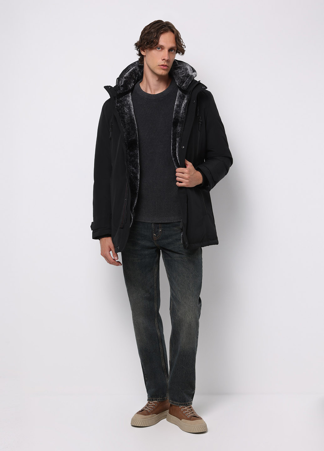 Черная зимняя куртка Colin's