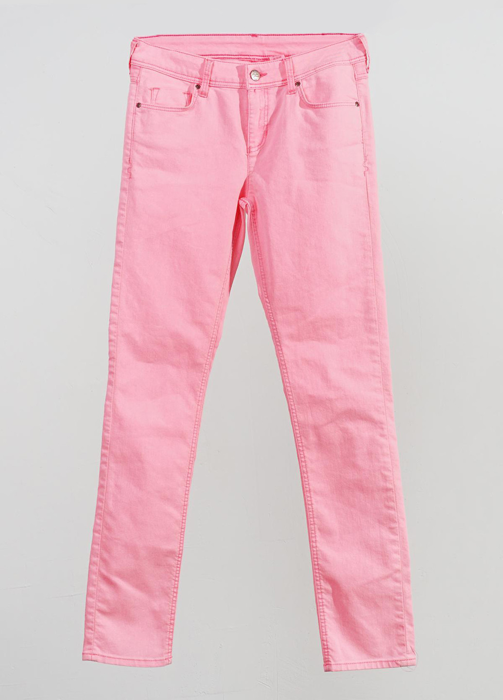 Розовые демисезонные зауженные джинсы H&M