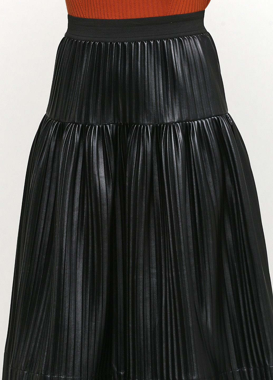 Черная кэжуал однотонная юбка Andre Tan клешированная, плиссе