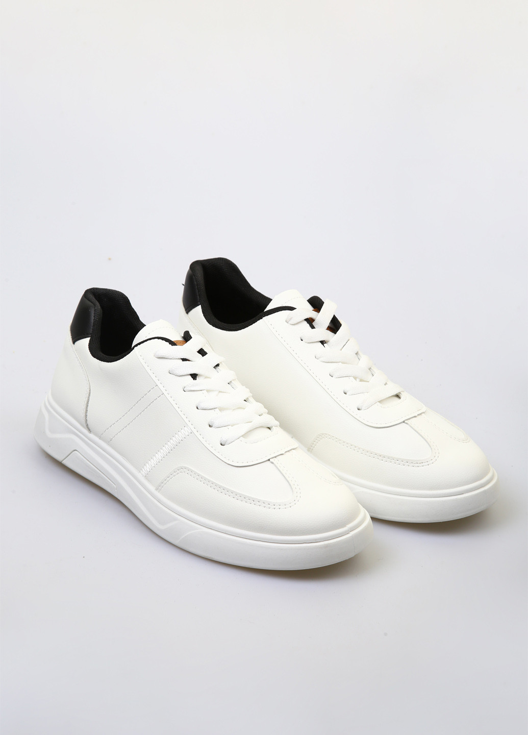 Білі всесезон кросівки Stilli