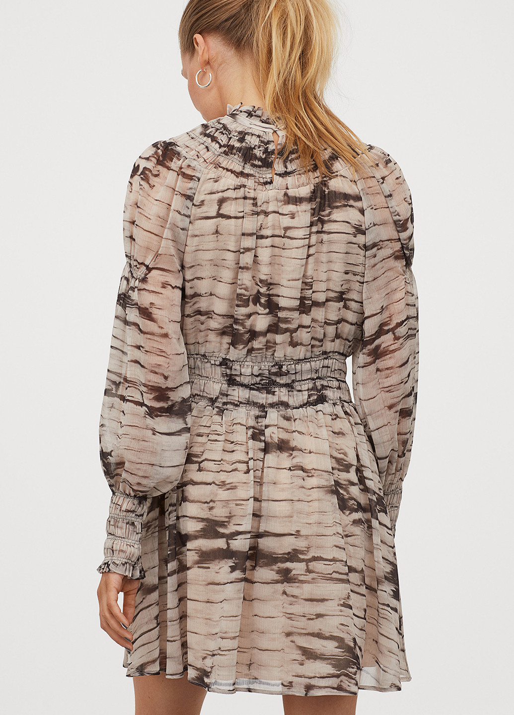 Бежевое кэжуал платье клеш H&M с абстрактным узором