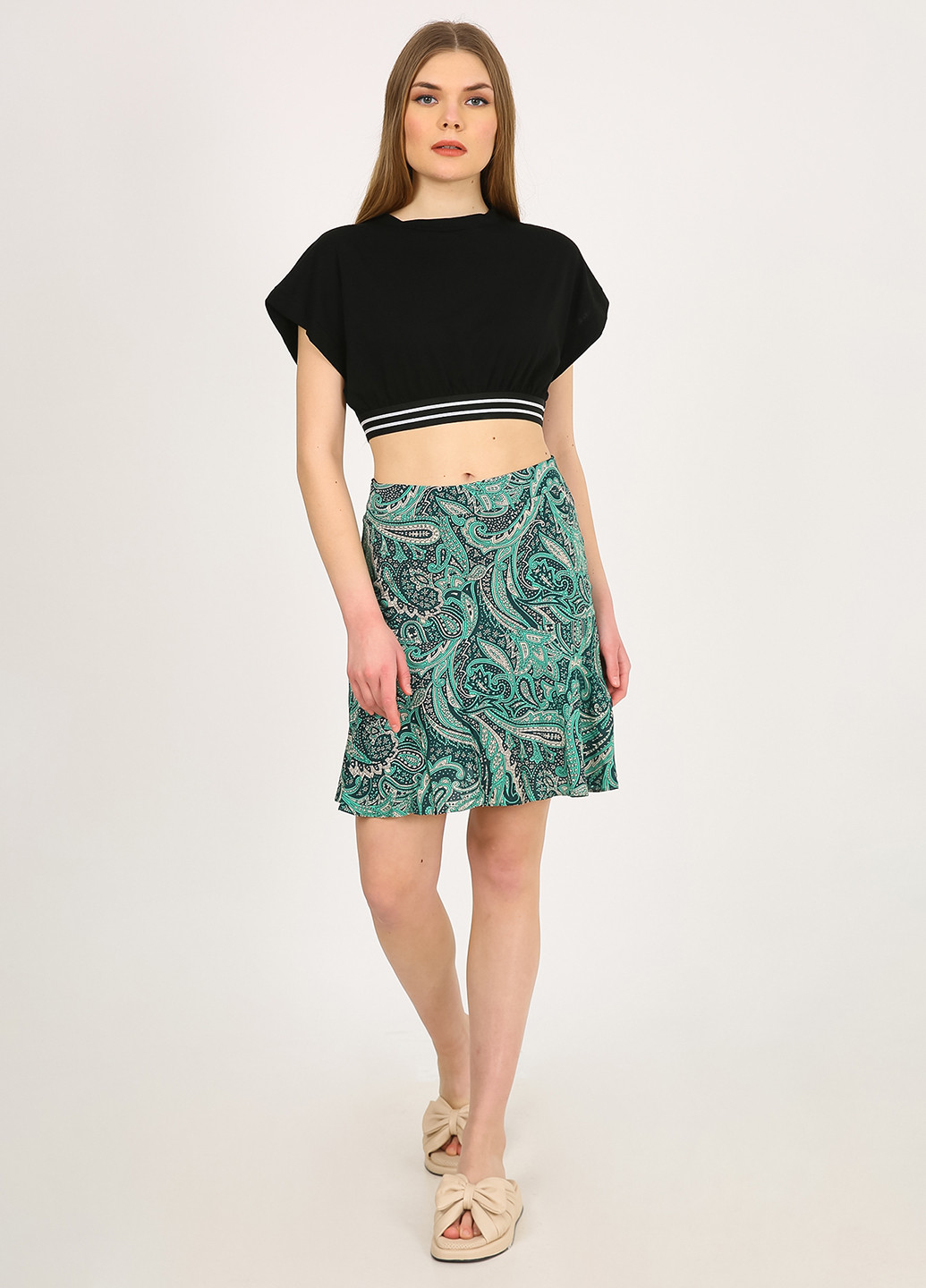 Зеленая кэжуал "турецкие огурцы" юбка Vicolo а-силуэта (трапеция)