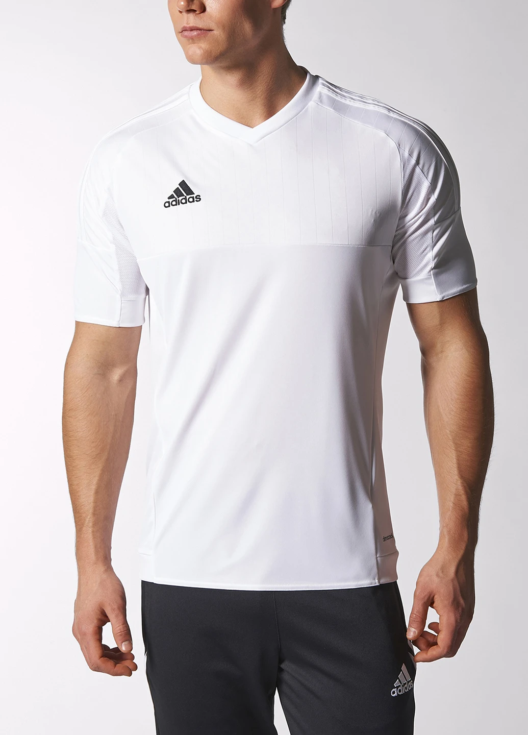 Біла футболка adidas