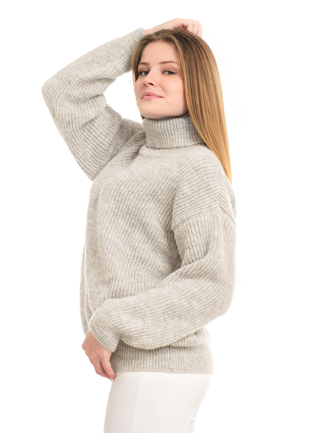 Светло-бежевый зимний свитер SVTR
