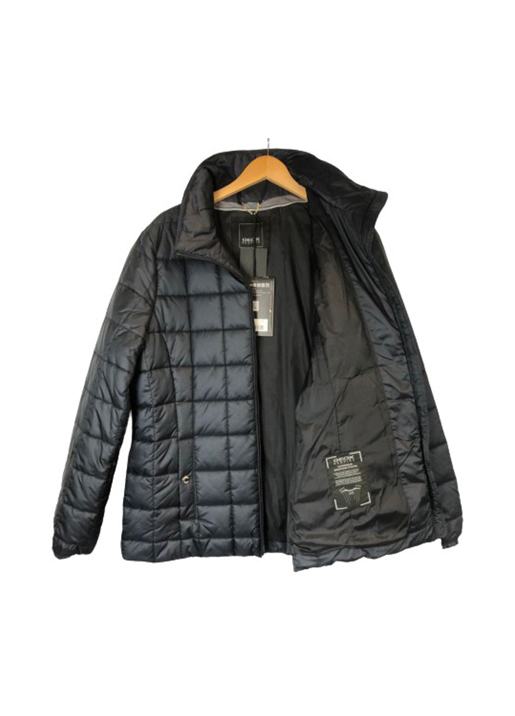Черная зимняя куртка Geox