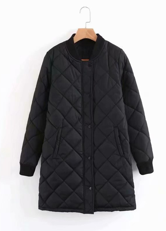 Черная демисезонная куртка женская удлиненная стеганая caloric Berni Fashion 55556