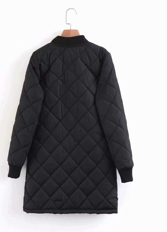 Черная демисезонная куртка женская удлиненная стеганая caloric Berni Fashion 55556