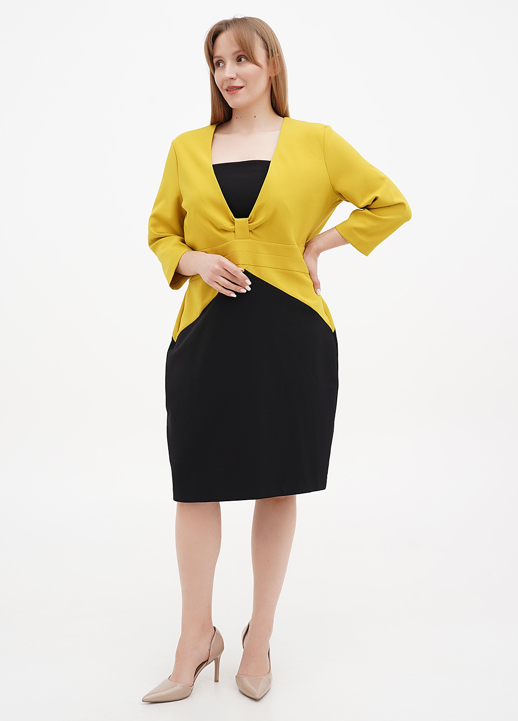 Комбинированное кэжуал платье футляр Sassofono однотонное