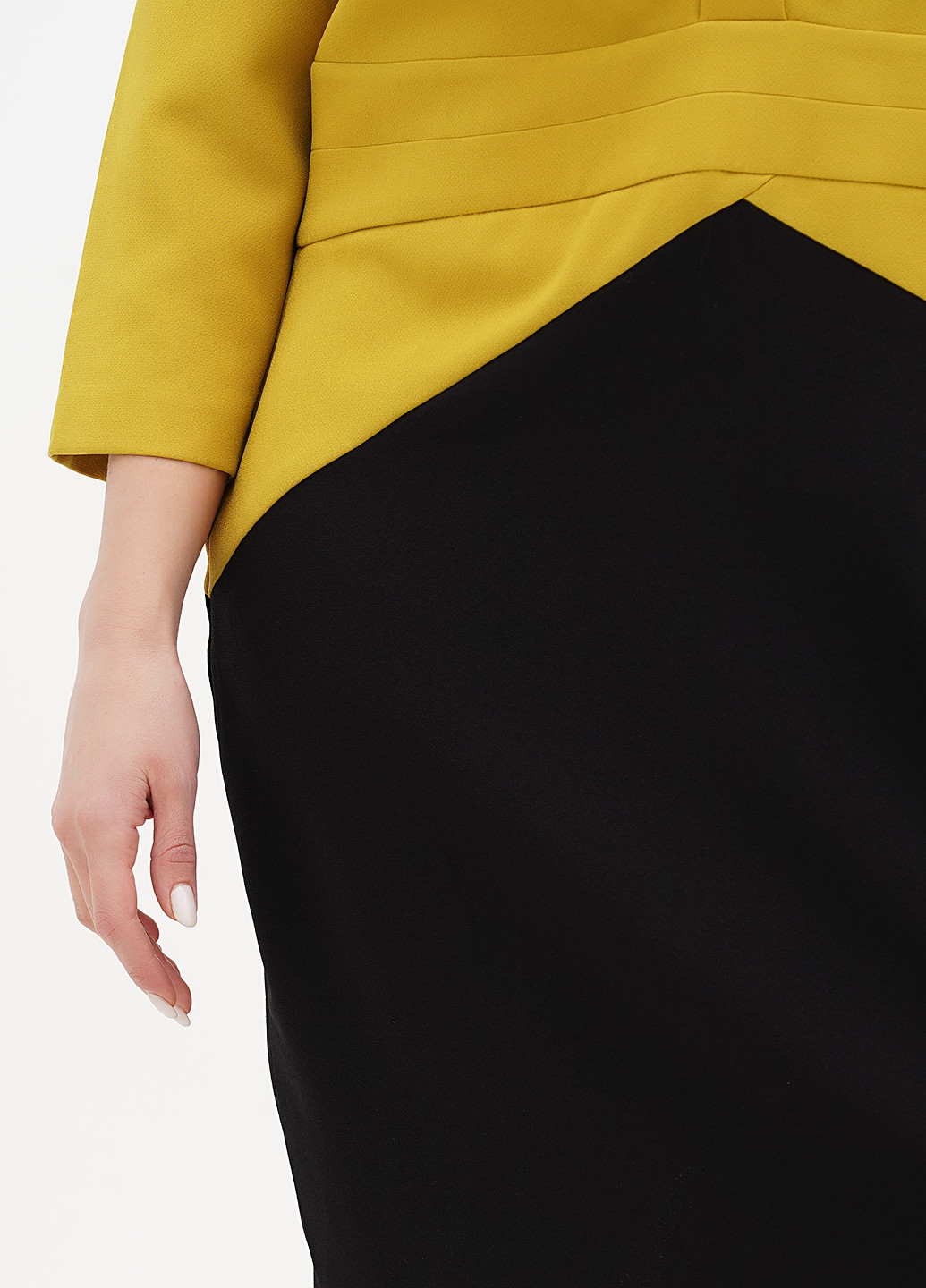 Комбинированное кэжуал платье футляр Sassofono однотонное