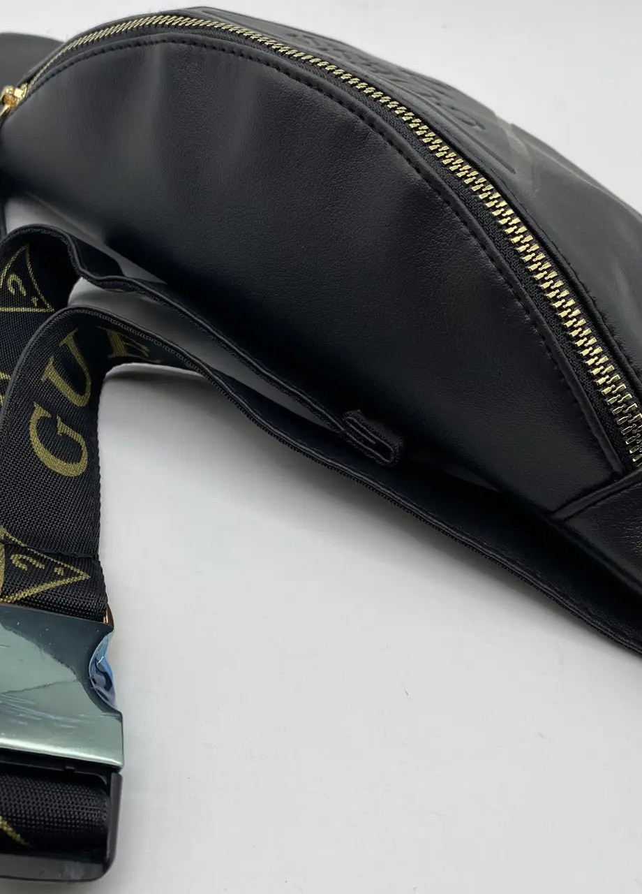 Женская бананка поясная сумка с золотыми надписями на ремне черная Guess (253016839)