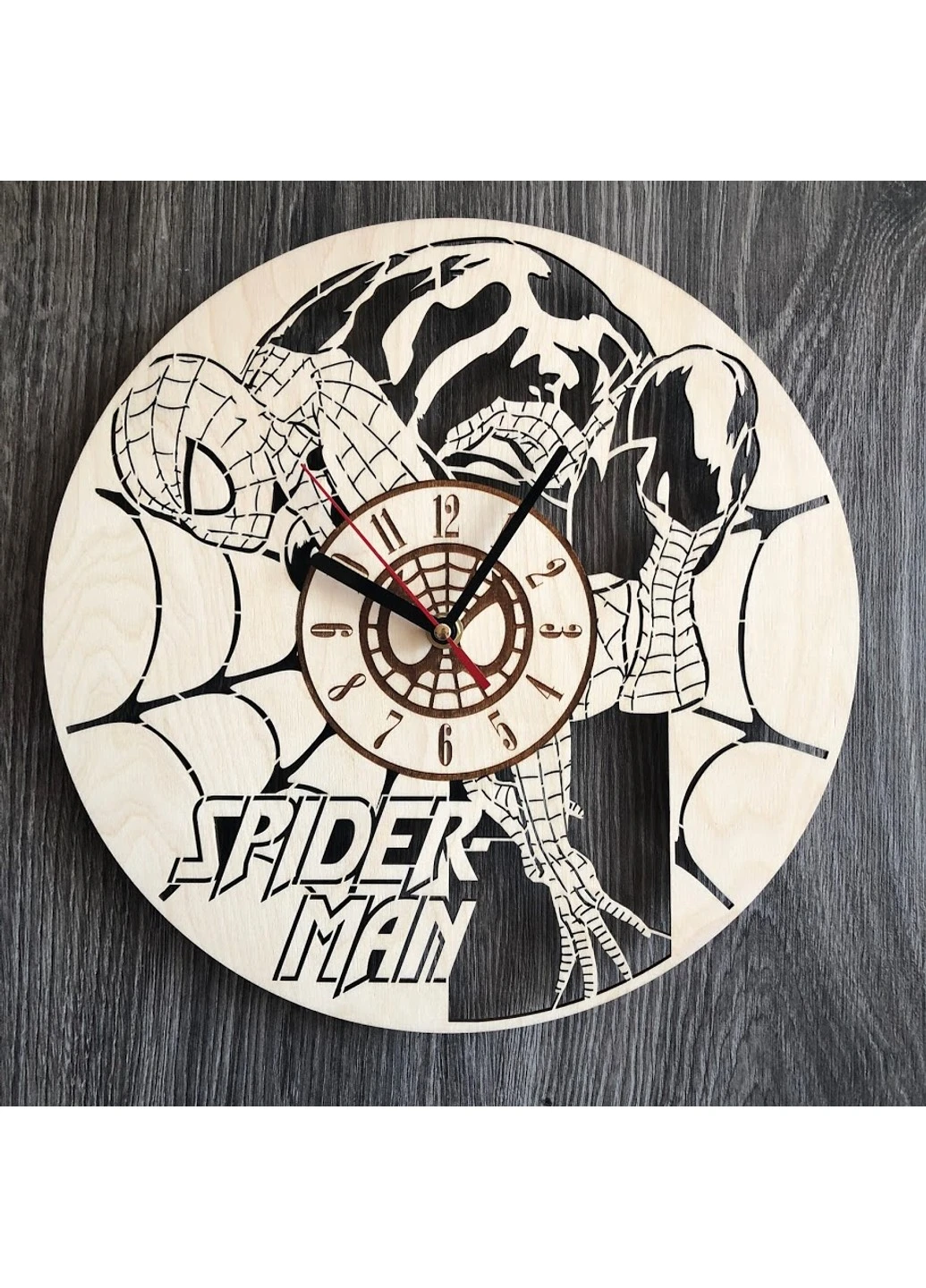 Круглые бесшумные настенные часы из дерева «Spider-Man» 7Arts (253567870)