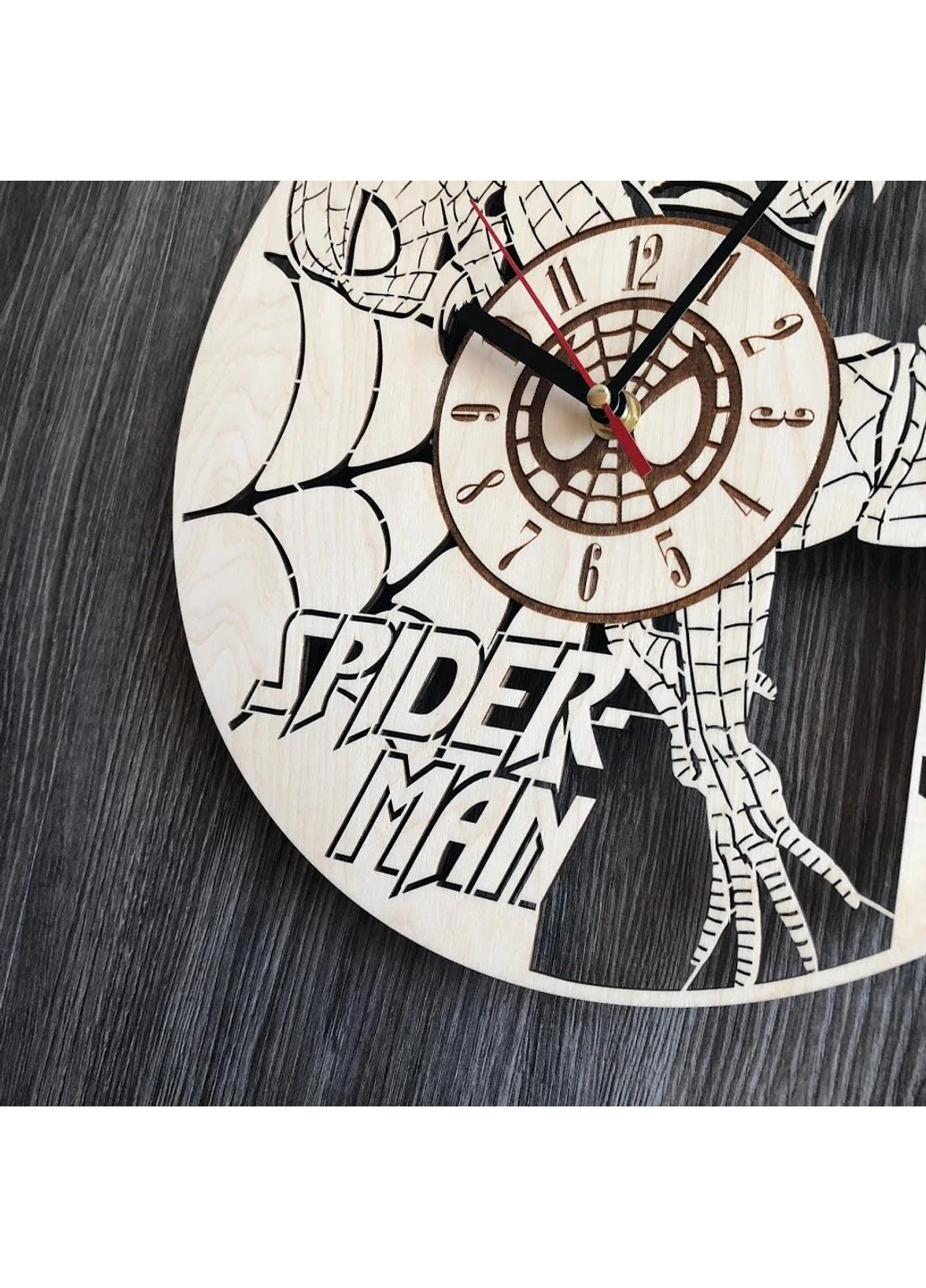 Круглые бесшумные настенные часы из дерева «Spider-Man» 7Arts (253567870)