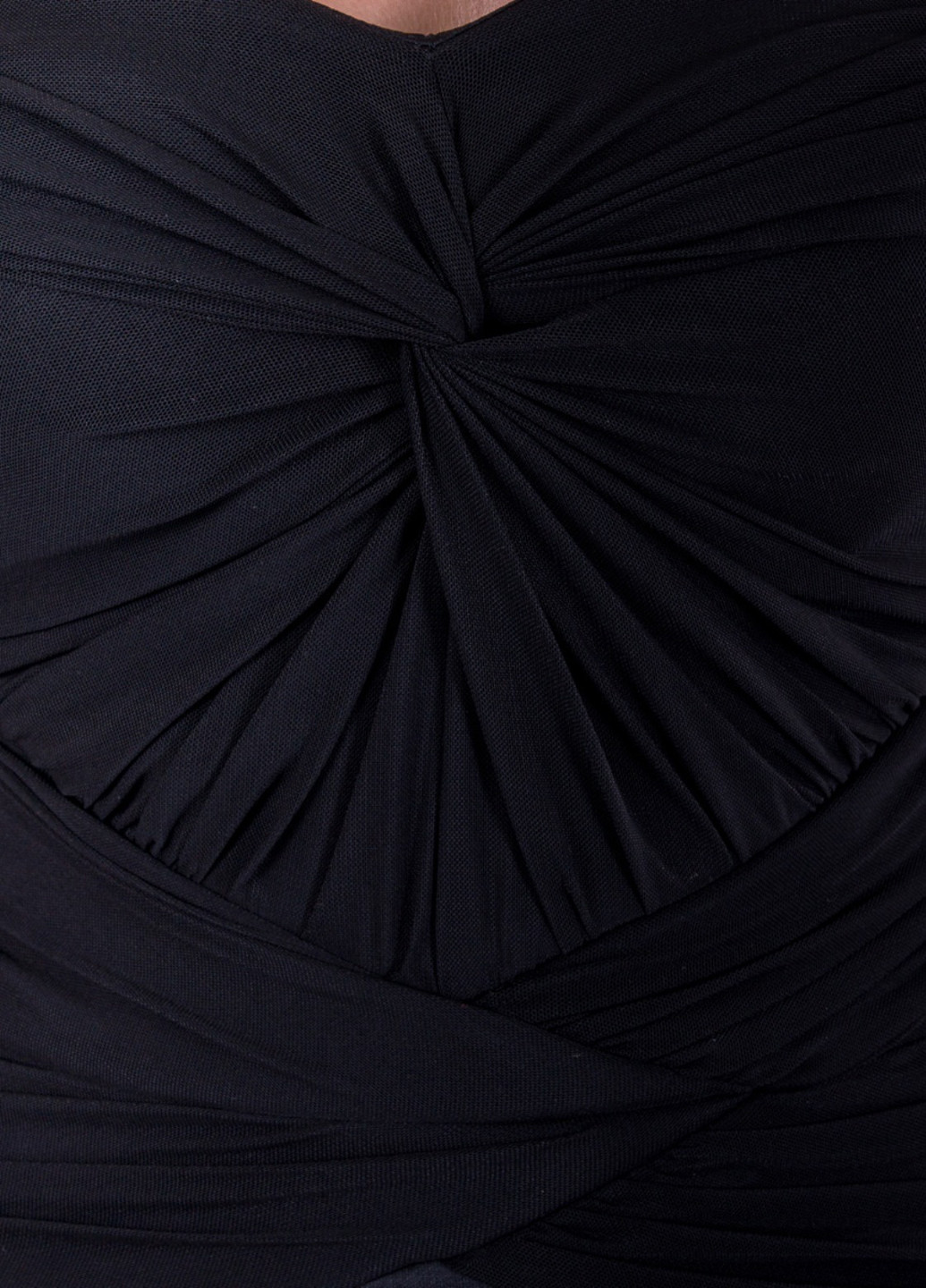 Чорна коктейльна плаття, сукня з відкритими плечима Lipsy однотонна