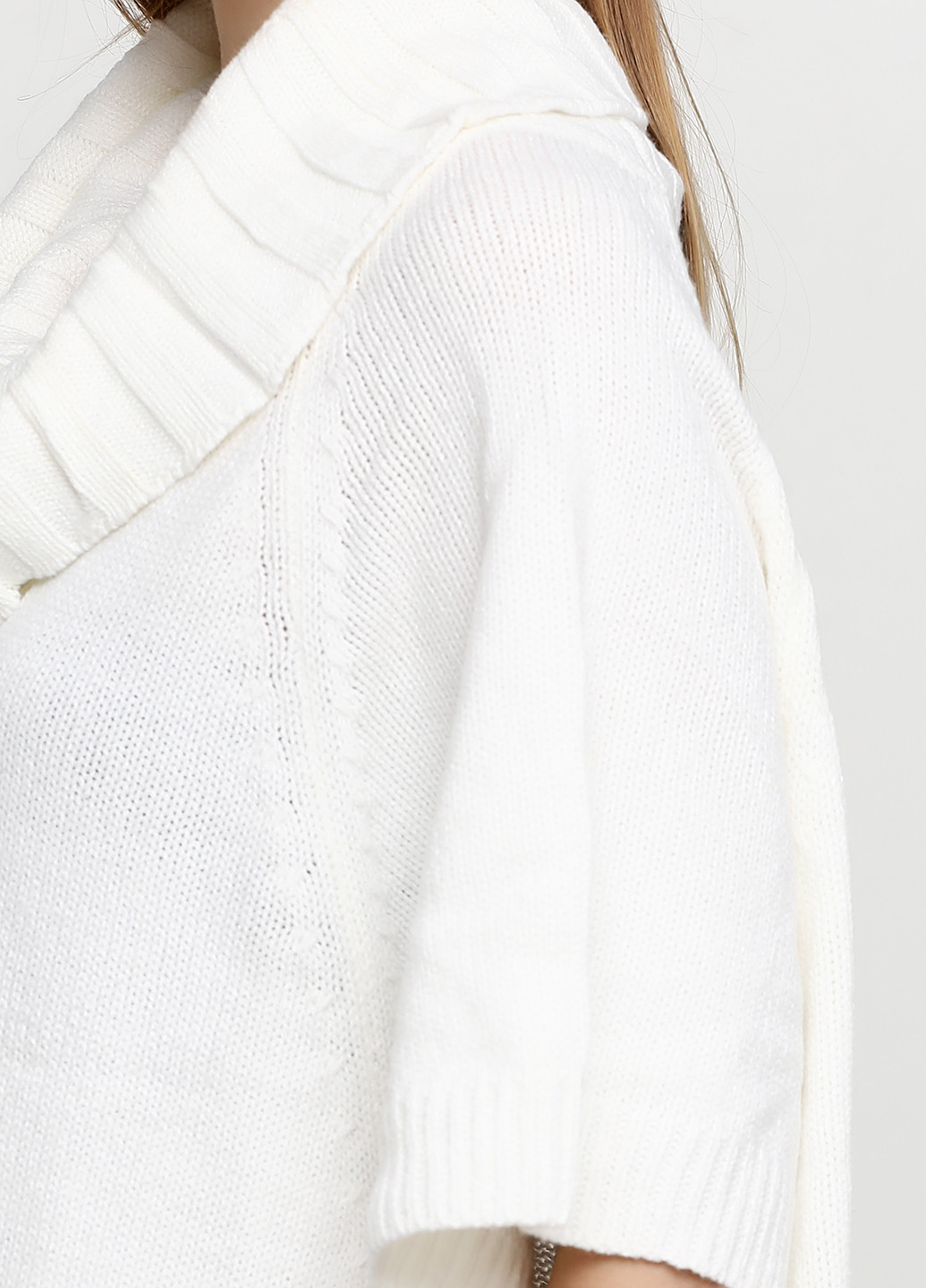 Білий демісезонний светр CHD