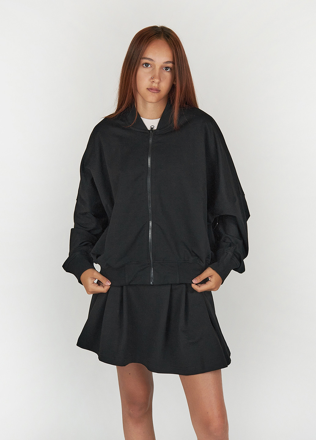 Черный демисезонный костюм (толстовка, юбка-шорты) юбочный, с шортами Garnamama