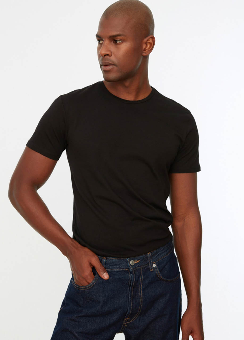 Чорна футболка Trendyol