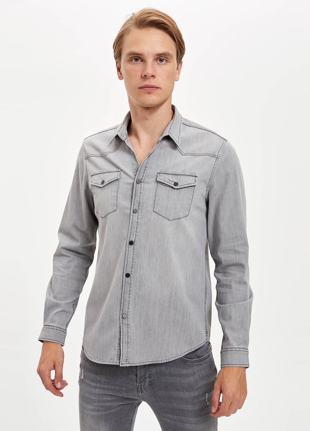 Светло-серая джинсовая рубашка DeFacto