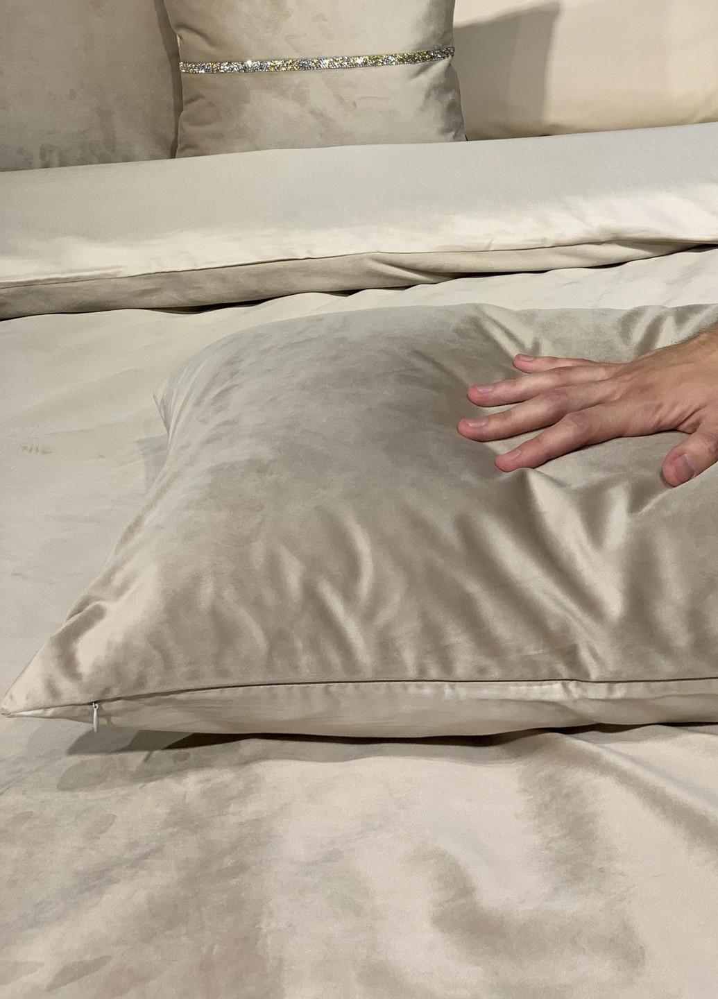 Комплект постельного белья сатин-велюр Charisma бежевый (полуторный) PAGOTI (256519462)