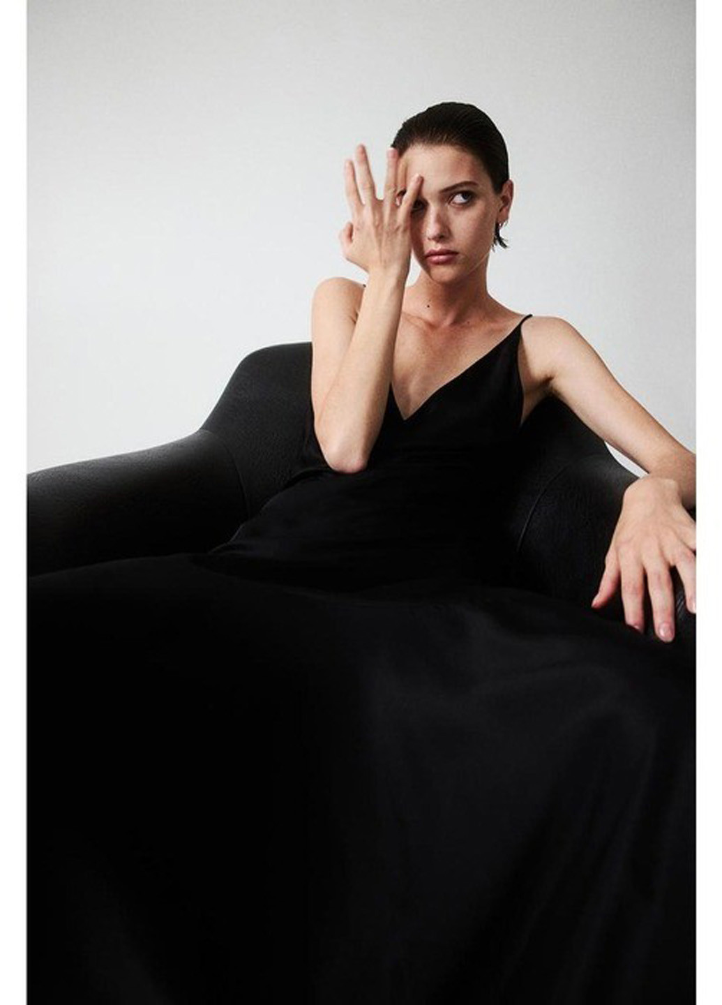 Черное вечернее, кэжуал платье H&M однотонное