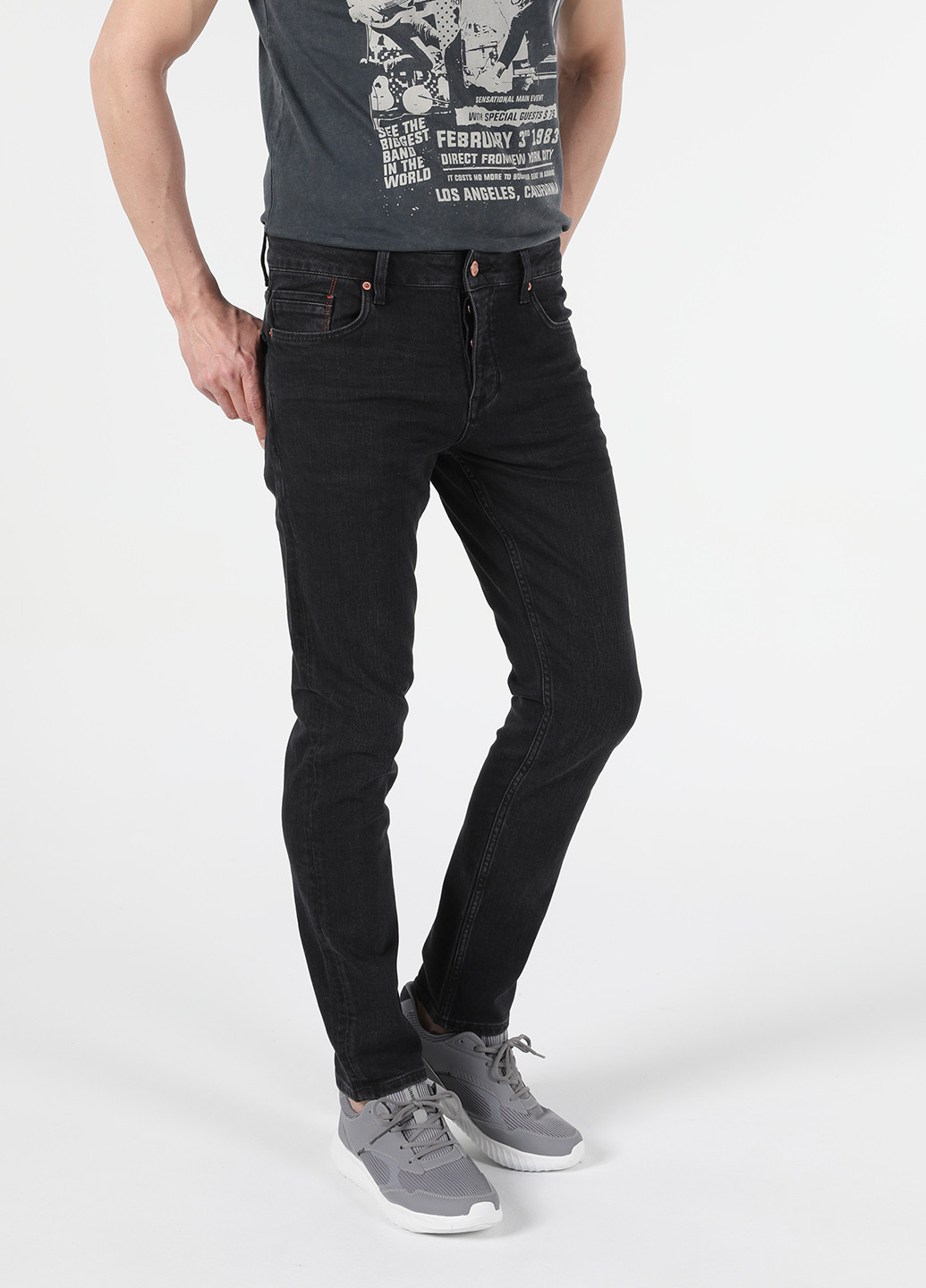Черные демисезонные прямые джинсы 044 KARL Colin's