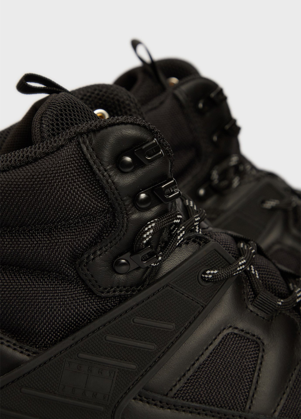 Черные зимние кроссовки Tommy Jeans