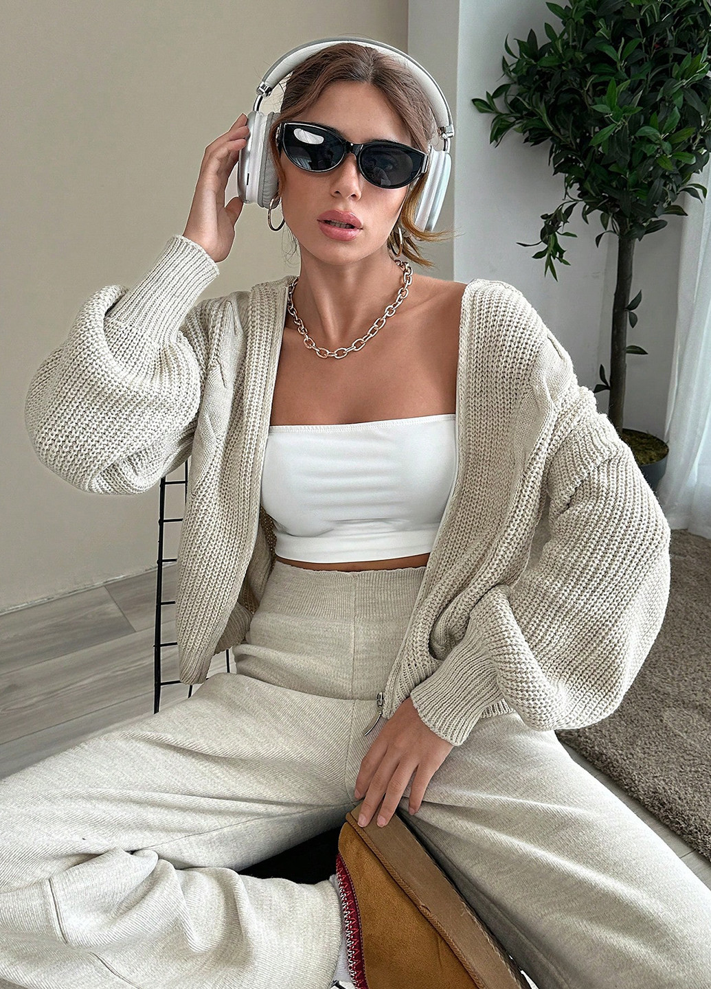 Кремовий демісезонний комплект (кофта, штани) SHEIN