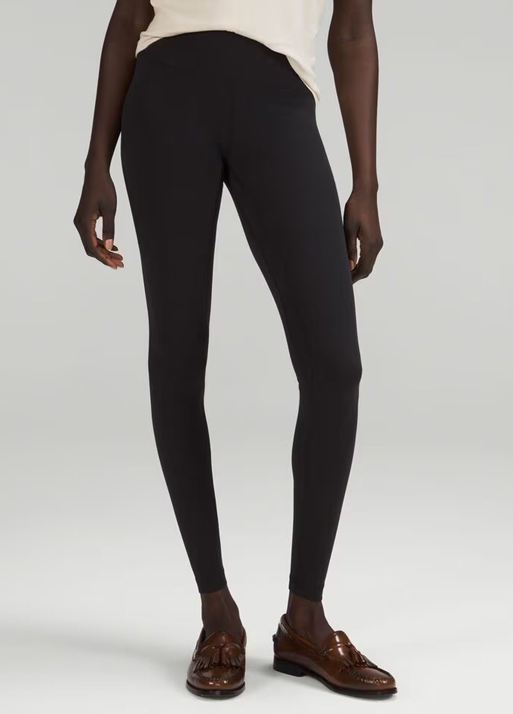 Черные демисезонные леггинсы Lululemon Athletica