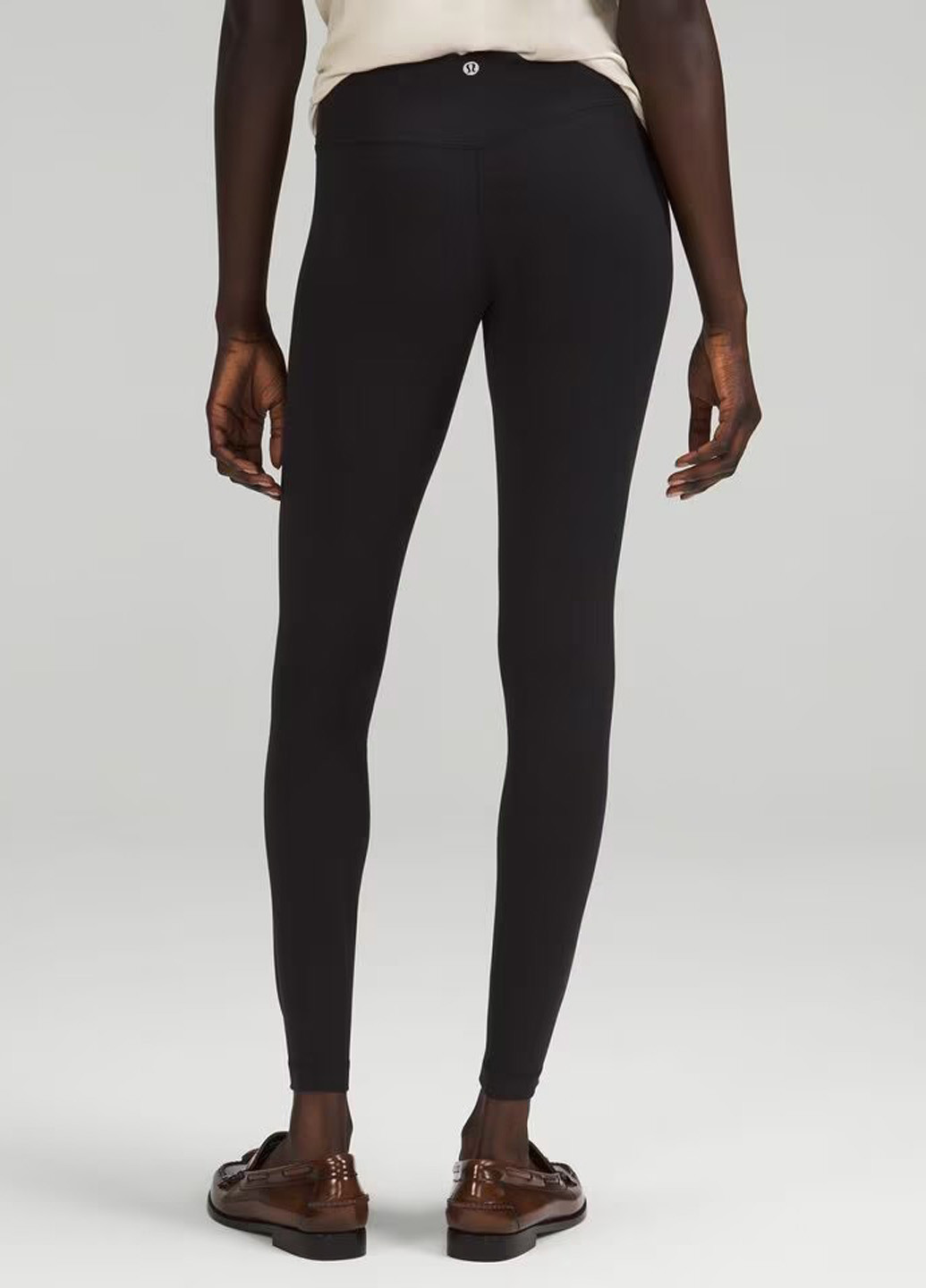 Черные демисезонные леггинсы Lululemon Athletica