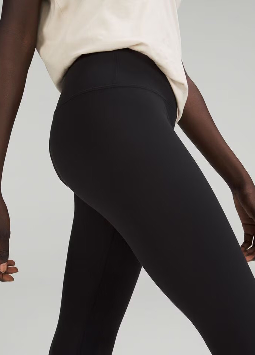 Черные демисезонные леггинсы Lululemon Athletica