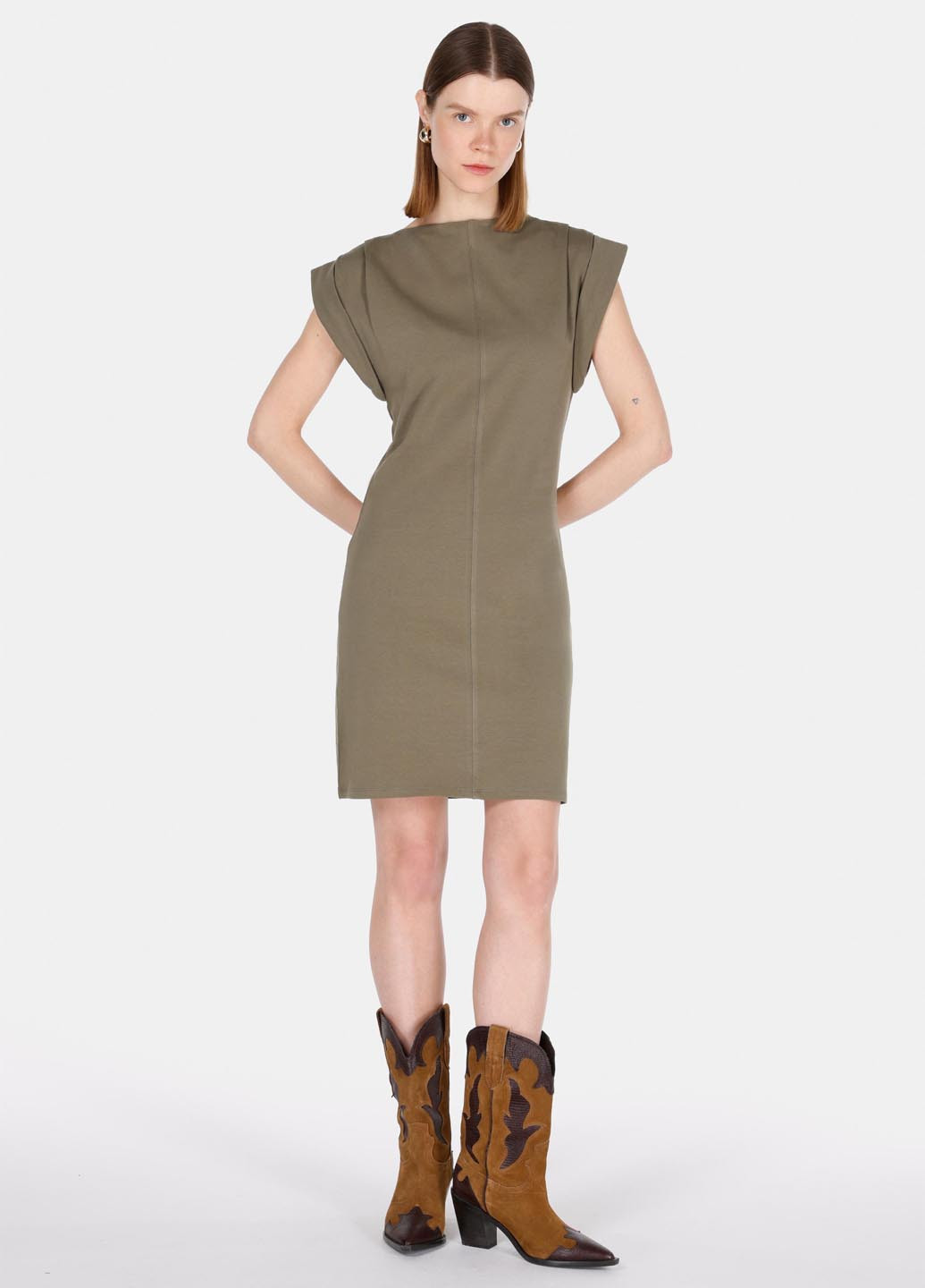 Оливковое (хаки) кэжуал платье Colin's однотонное