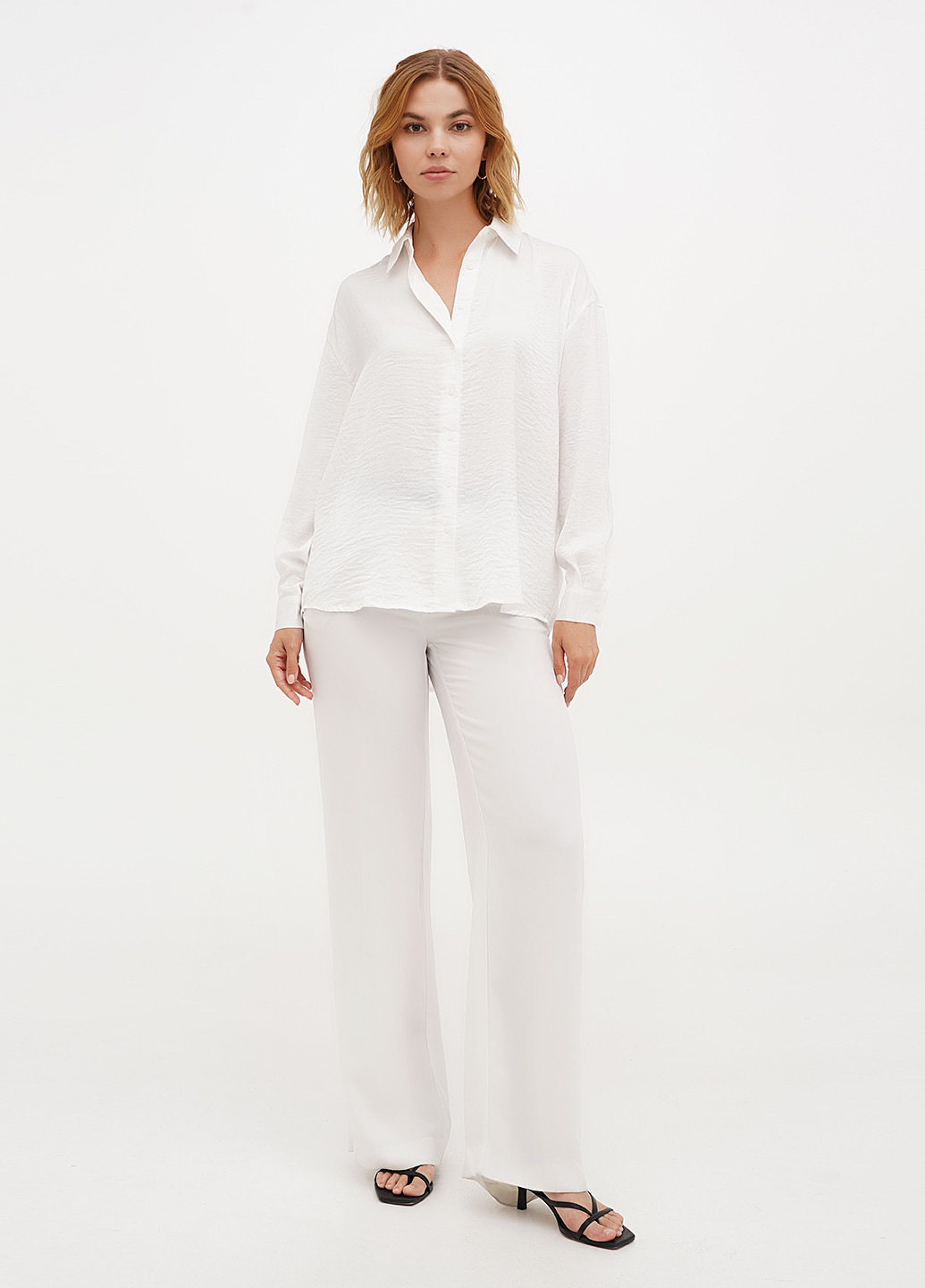 Белая кэжуал рубашка однотонная Stradivarius