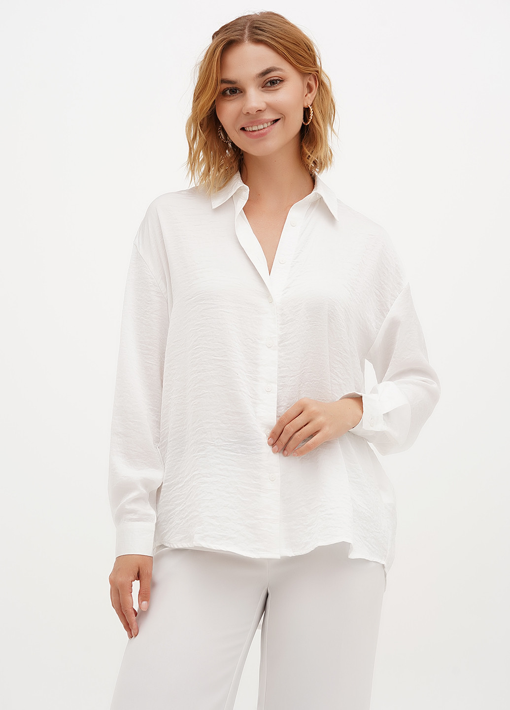 Белая кэжуал рубашка однотонная Stradivarius