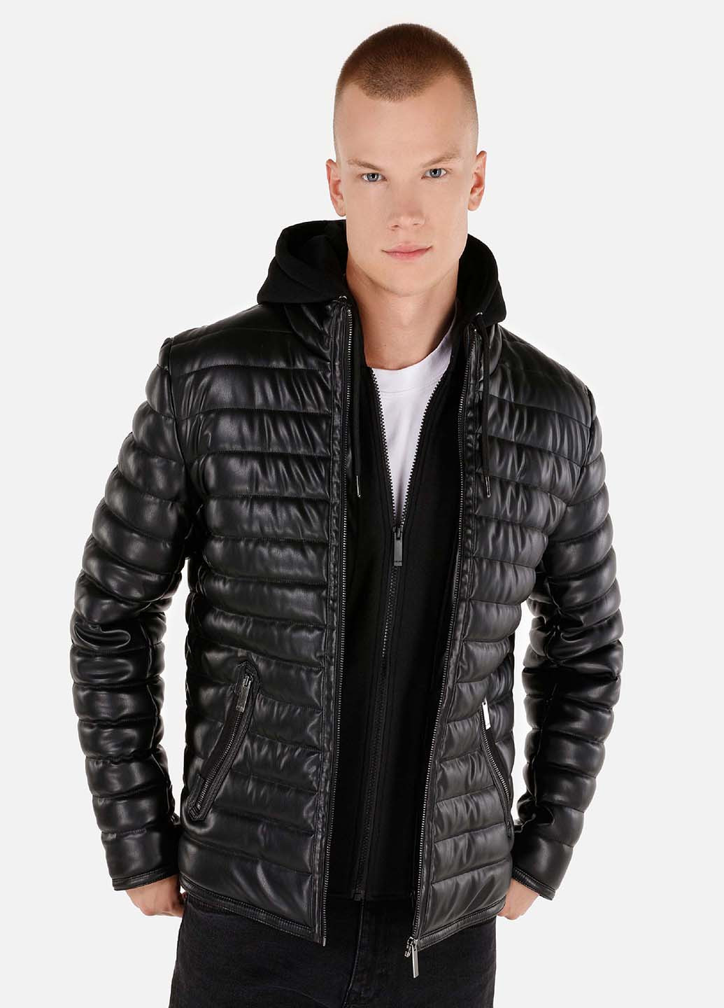 Черная демисезонная куртка Colin's