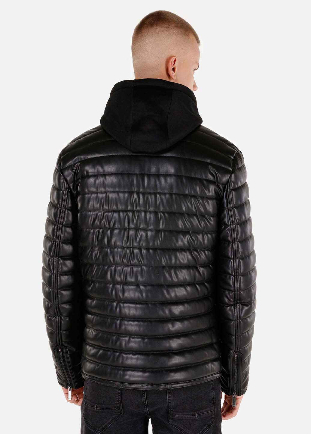 Черная демисезонная куртка Colin's