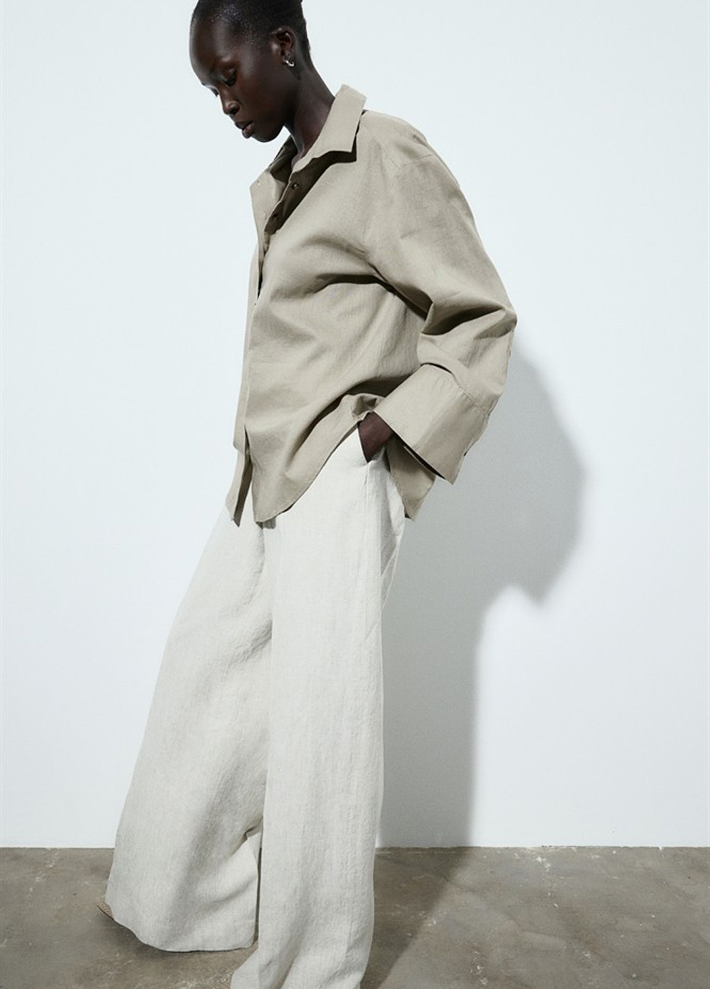 Темно-бежевая кэжуал рубашка однотонная H&M