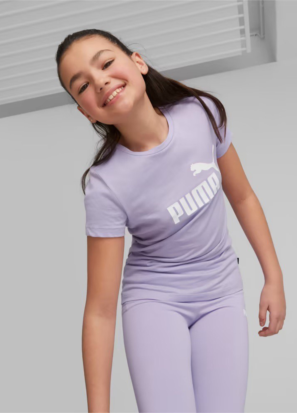 Лавандовая демисезонная футболка Puma