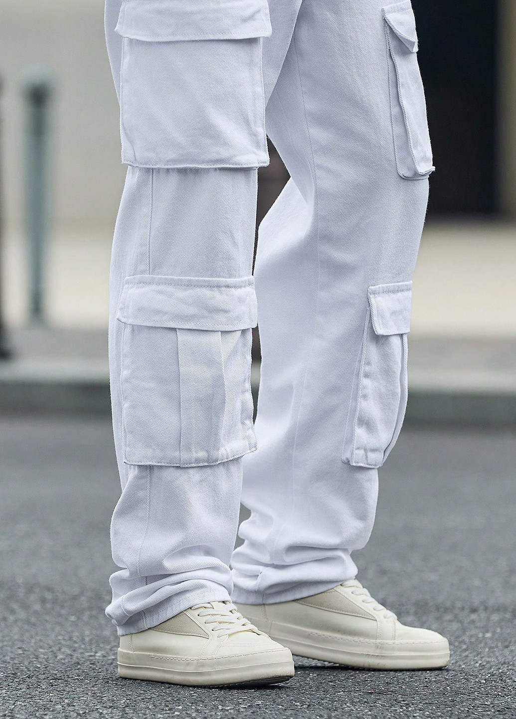 Белые демисезонные прямые джинсы SHEIN