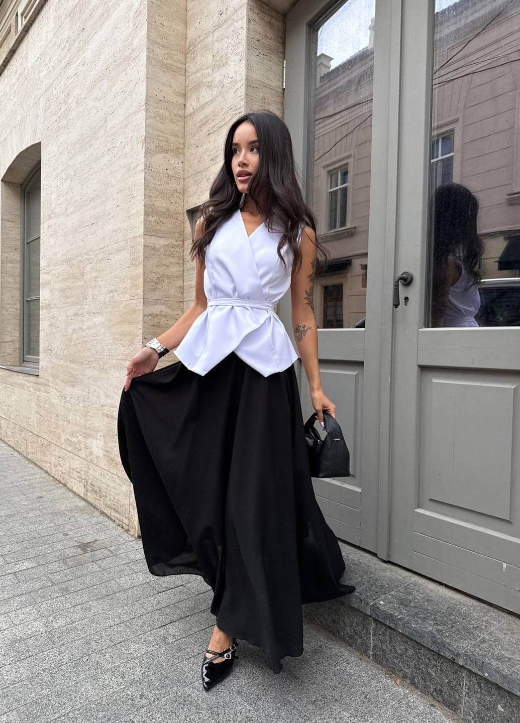 Чорно-білий літній комплект (жилет, спідниця) No Brand