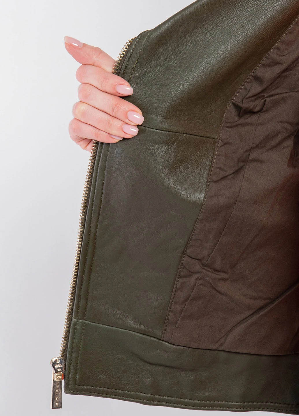 Темно-зеленая демисезонная куртка кожаная косуха Michael Kors