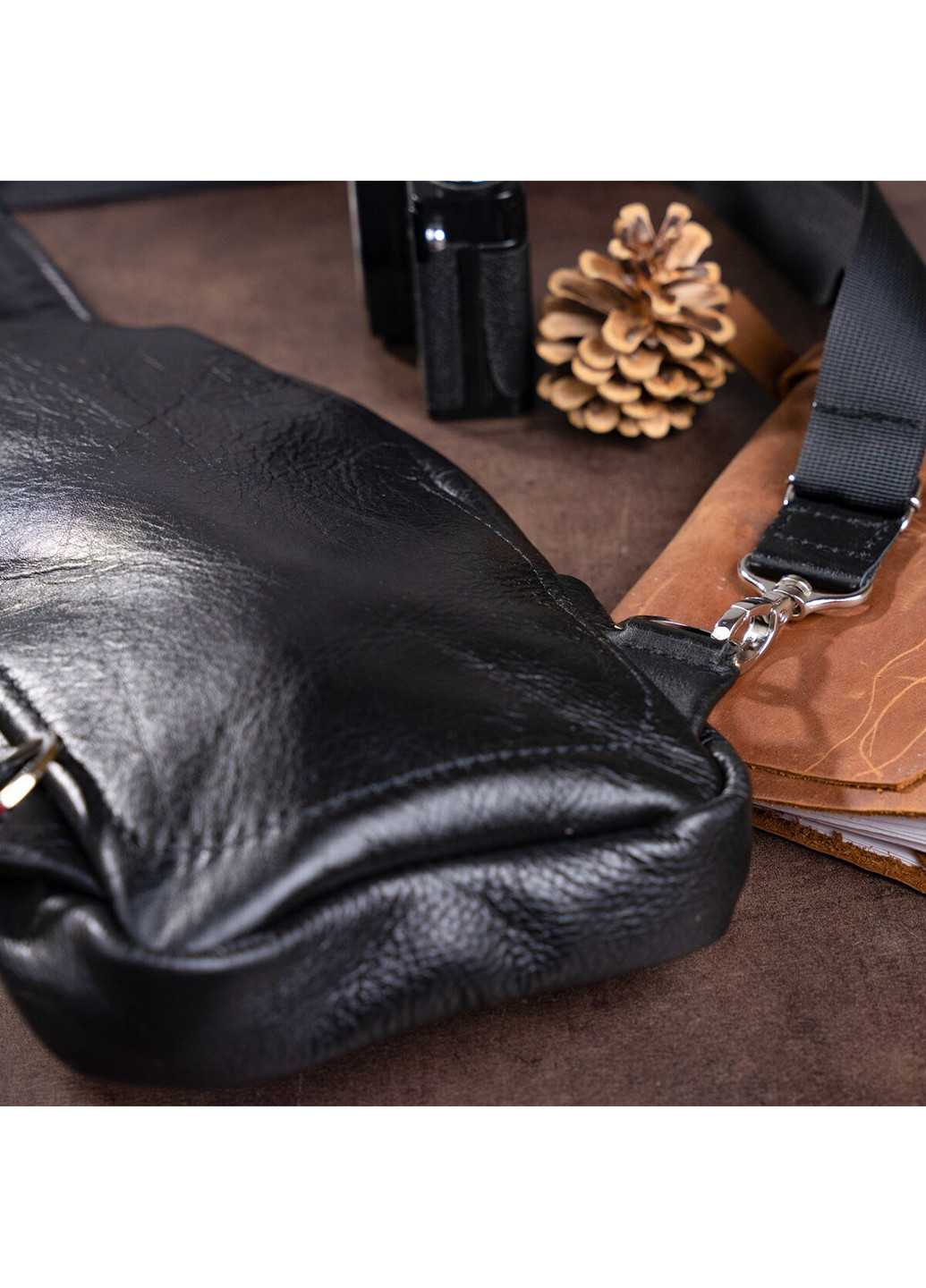 Чоловіча шкіряна сумка 17,5х30х6 см Shvigel (229460877)