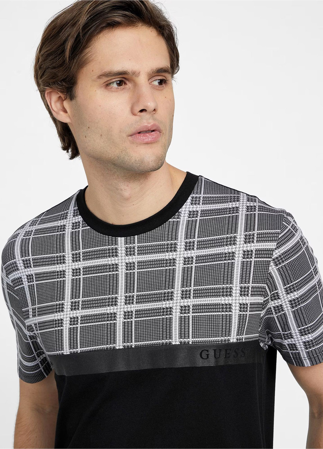 Чорна футболка Guess