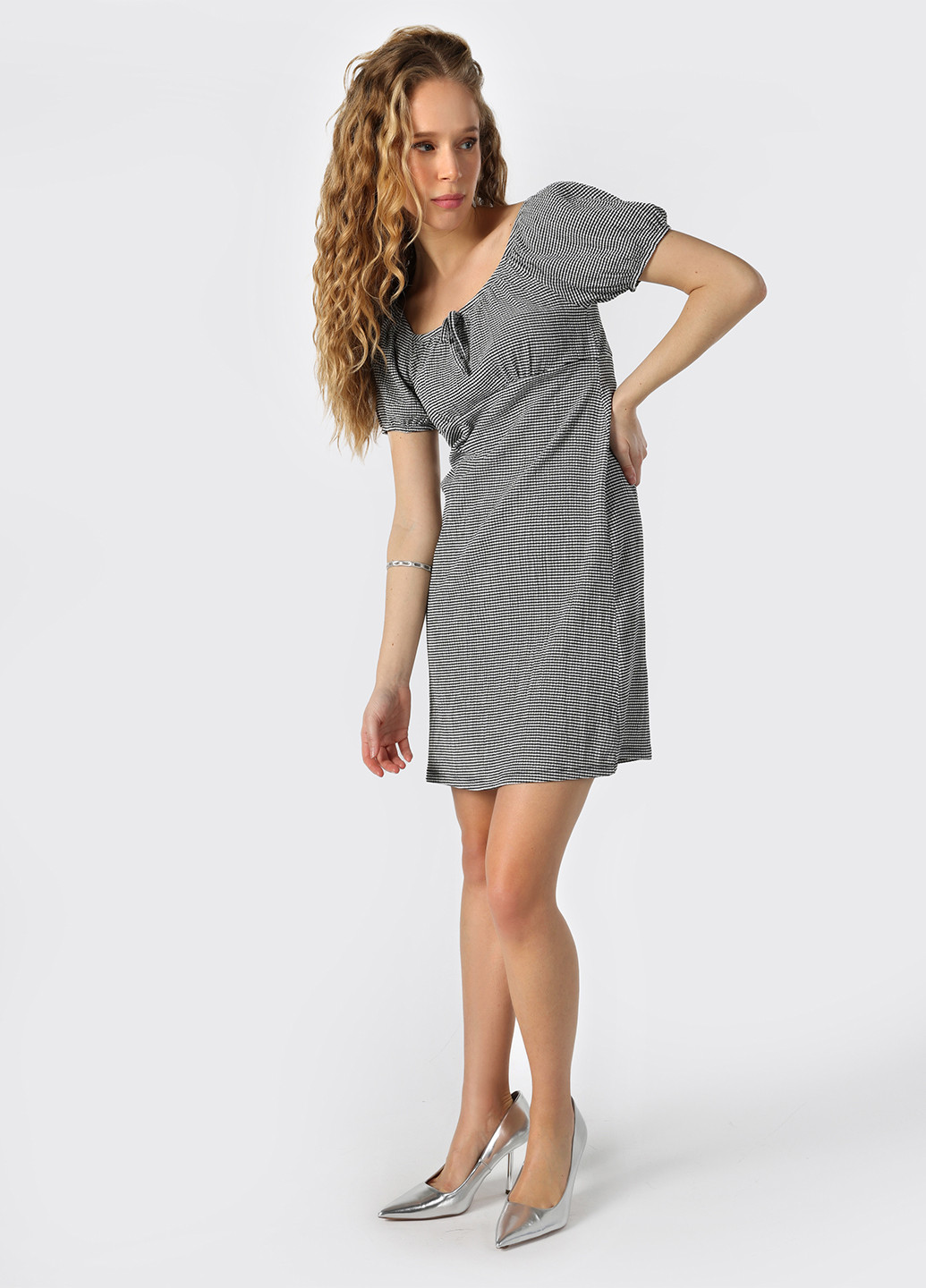 Черно-белое кэжуал платье в стиле ампир Colin's в клетку
