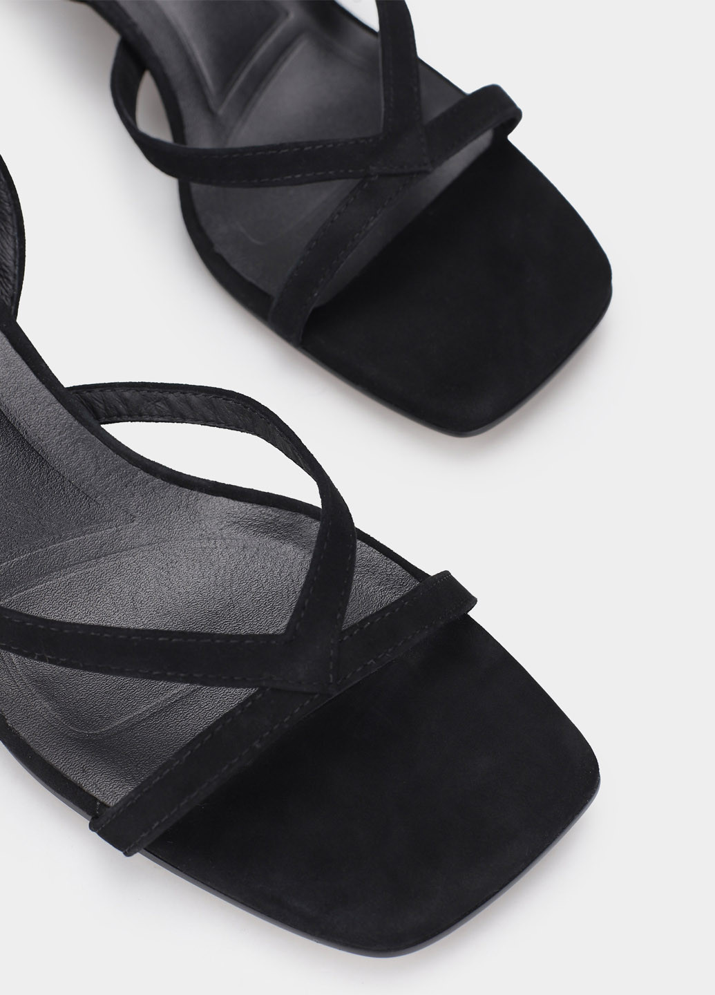 Черные босоножки Braska с ремешком