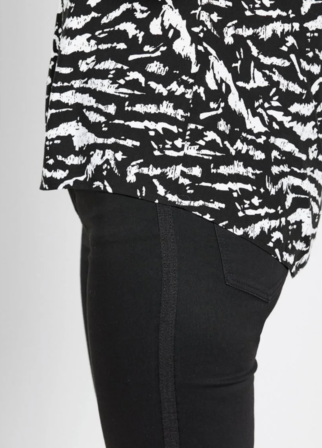 Чёрно-белую блуза Esmara