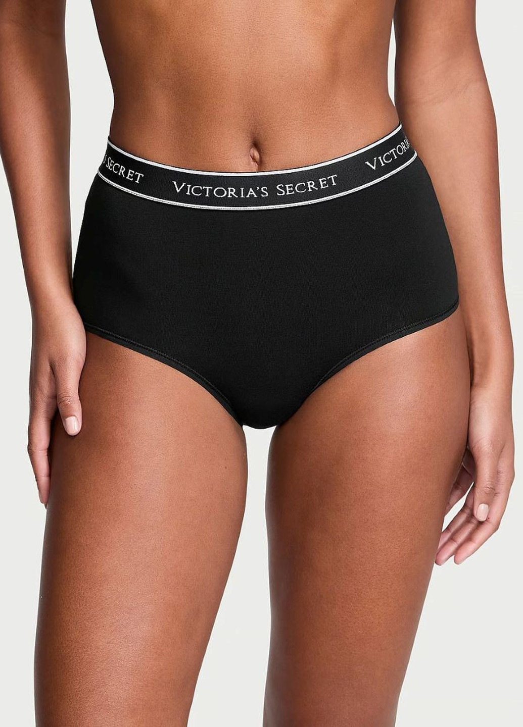 Черный демисезонный комплект (бюстгальтер, трусики) Victoria's Secret