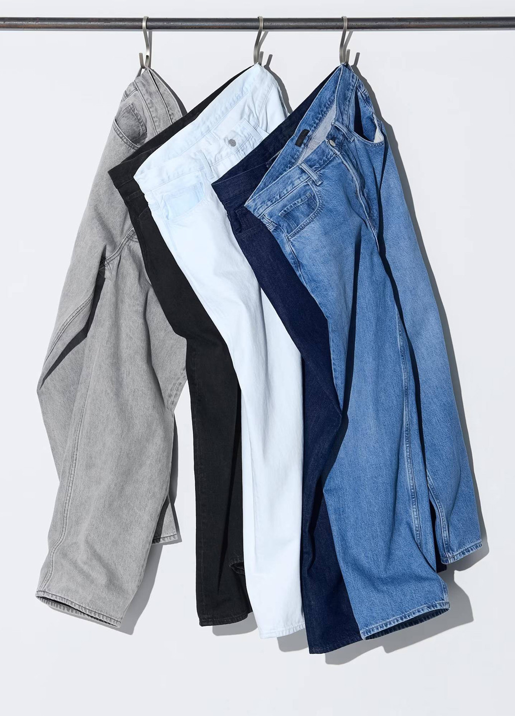 Голубые демисезонные джинсы Uniqlo