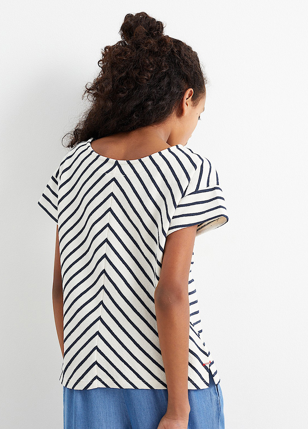 Молочна літня футболка C&A