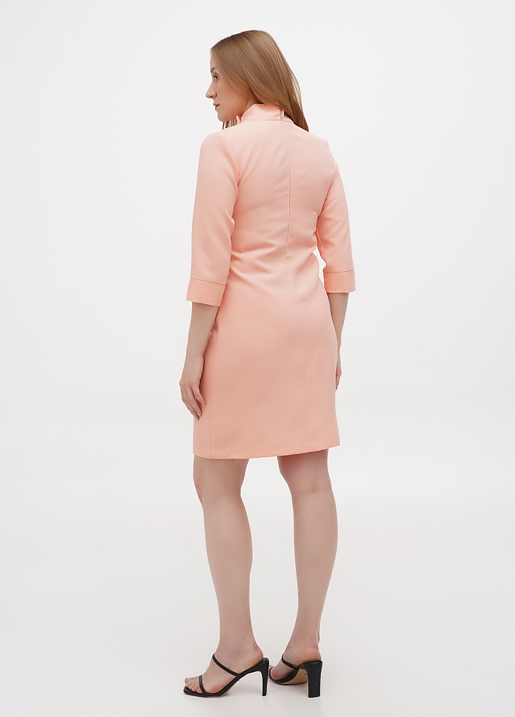 Светло-розовое кэжуал платье футляр Dioni однотонное