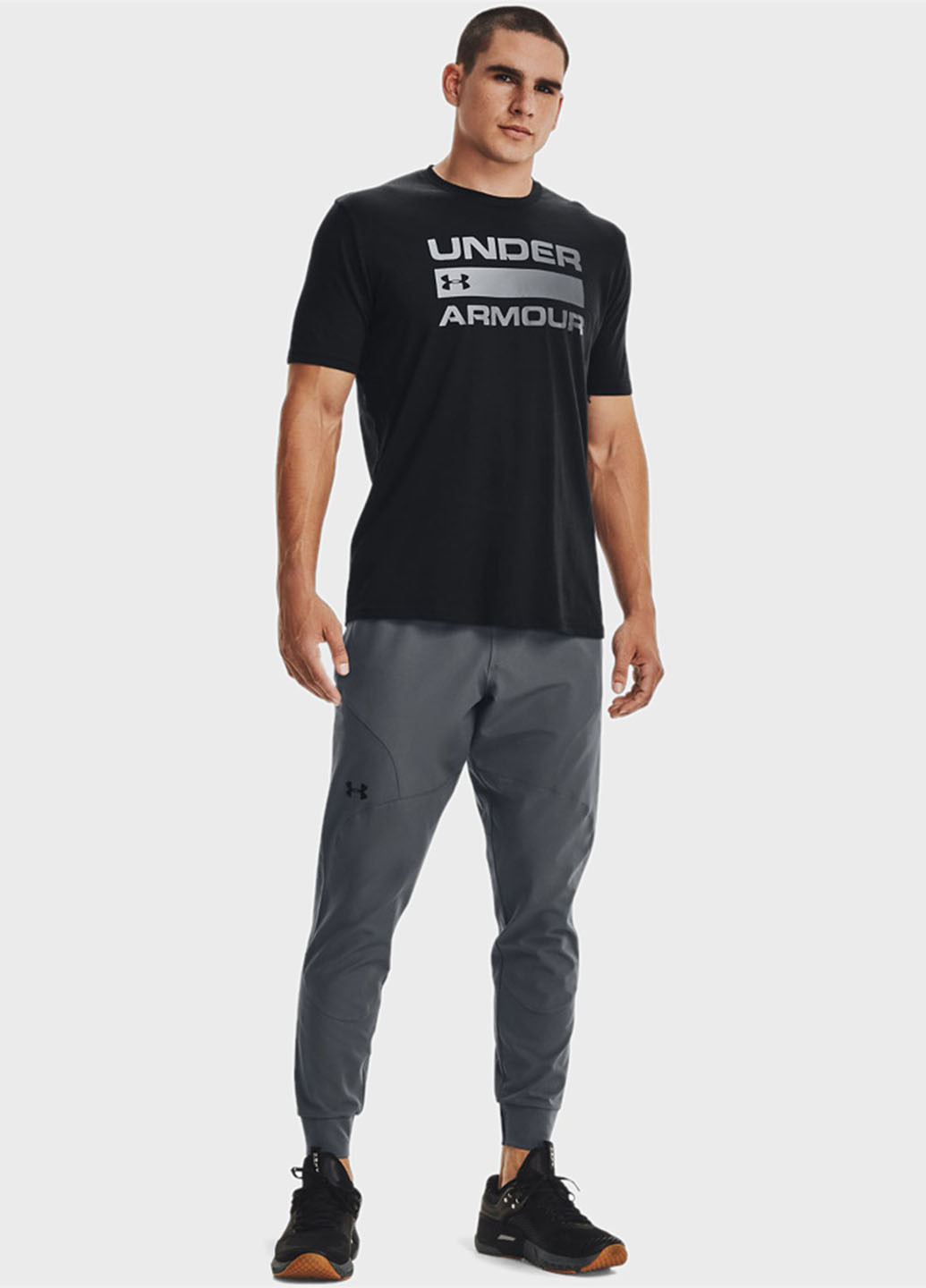 Темно-серые спортивные демисезонные джоггеры брюки Under Armour